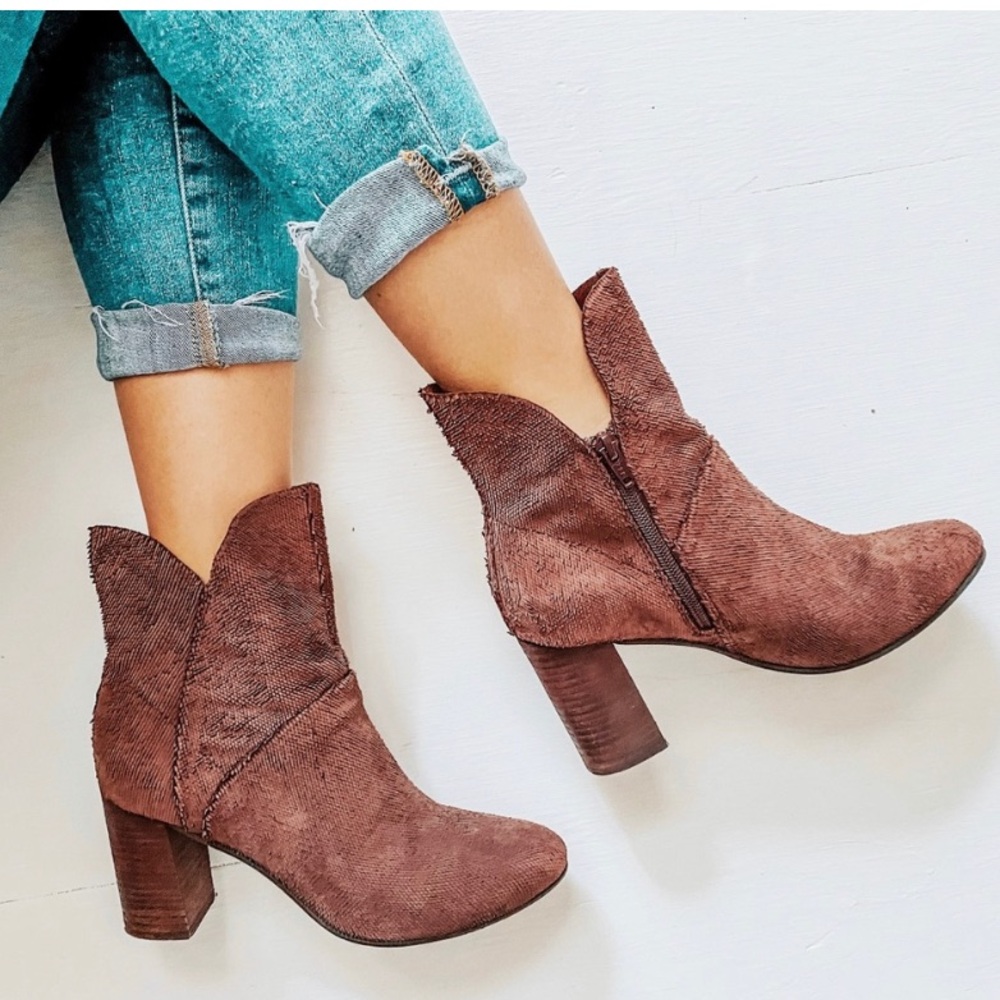 Seychelles Anthro Burgundy‎ Prop Textured Nubbed Suede Booties Boots Womens 8